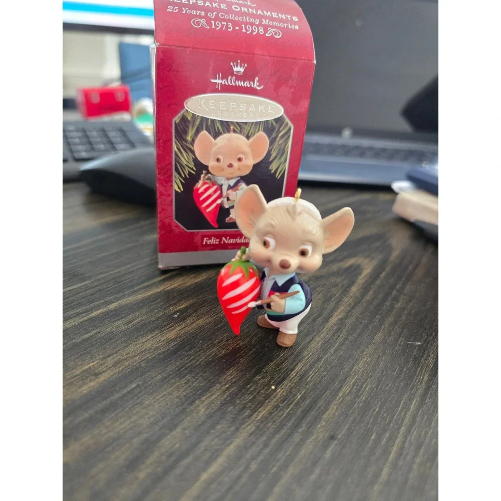 Hallmark Keepsake Ornament 1998 Feliz Navidad Mouse Chili Pepper Robert‎ Chad